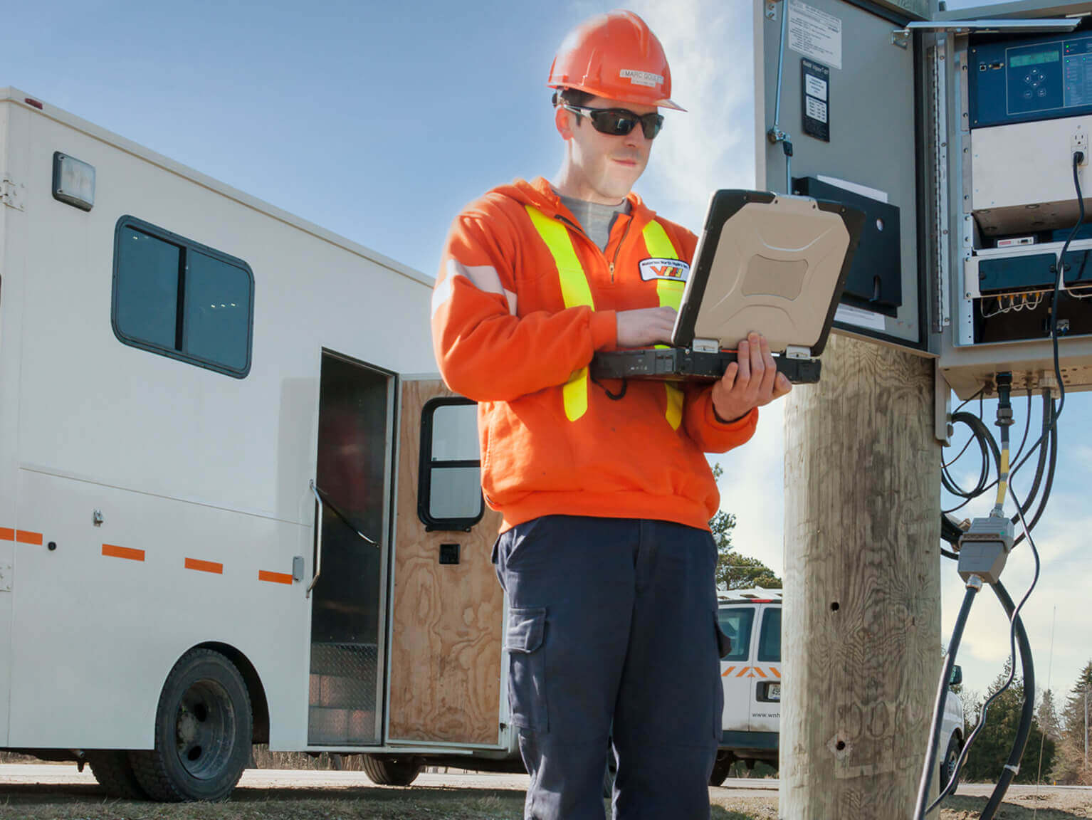 CMC 430 - Ultra-portable protection test set and calibrator - OMICRON